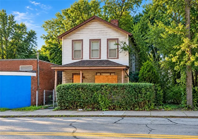 Photo 2 of Single family home for sale at 1543 Lincoln Ave, Lincoln Larimer, PA 15206 | MLS# 1775945 | Listing updated on 2026-09-29