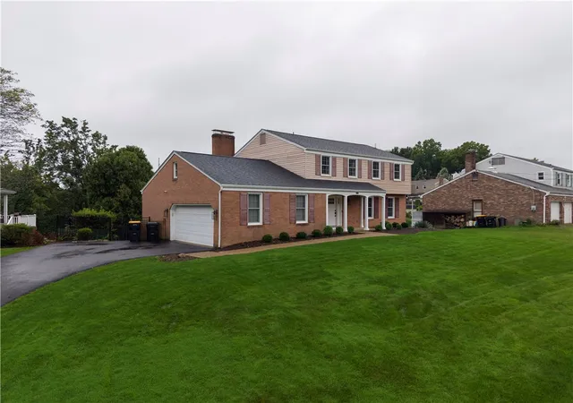 Photo 2 of Sale Pending at 1046 Centergate Dr, Bethel Park, PA 15102 | MLS# 1775951 | Listing updated on 2026-10-09