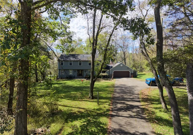 Photo 3 of Single family home for sale at 153 Wolfe Run Rd, Cranberry Twp, PA 16066 | MLS# 1775385 | Listing updated on 2026-09-28