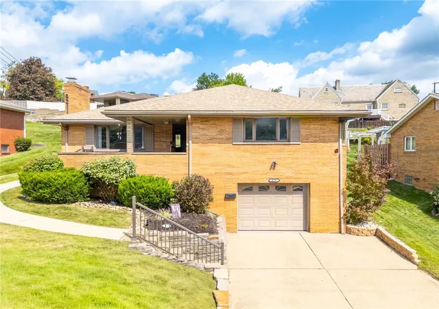 Photo 1 of Sale Pending at 425 Brierly Ln, Munhall, PA 15120 | MLS# 1776024 | Listing updated on 2026-10-03