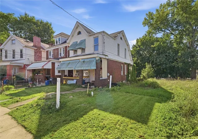Photo 3 of Single family home for sale at 316 Winston St, Hazelwood, PA 15207 | MLS# 1776000 | Listing updated on 2026-09-29