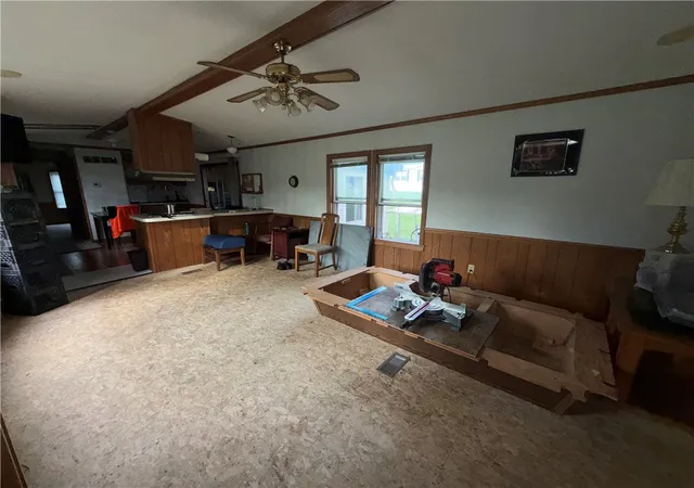 Photo 3 of Manufactured home for sale at 216 Lakeview Cir, Middlesex Twp, PA 16059 | MLS# 1775957 | Listing updated on 2026-09-24