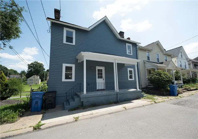 Photo 1 of Single family home for sale at 507 Center St, Carnegie, PA 15106 | MLS# 1776064 | Listing updated on 2026-10-15
