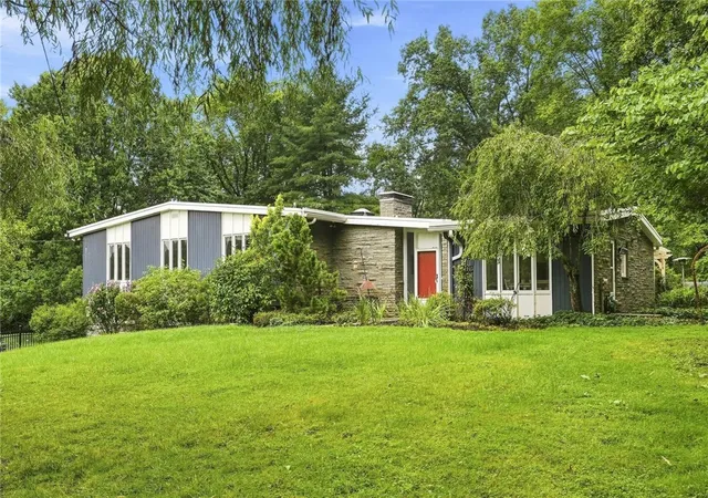 Photo 1 of Single family home for sale at 101 Tomahawk Dr, Fox Chapel, PA 15215 | MLS# 1775939 | Listing updated on 2026-10-09