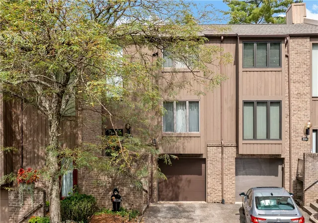 Photo 1 of Single family home for sale at 395 Hemlock Ct, Ross Twp, PA 15237 | MLS# 1776020 | Listing updated on 2026-09-24