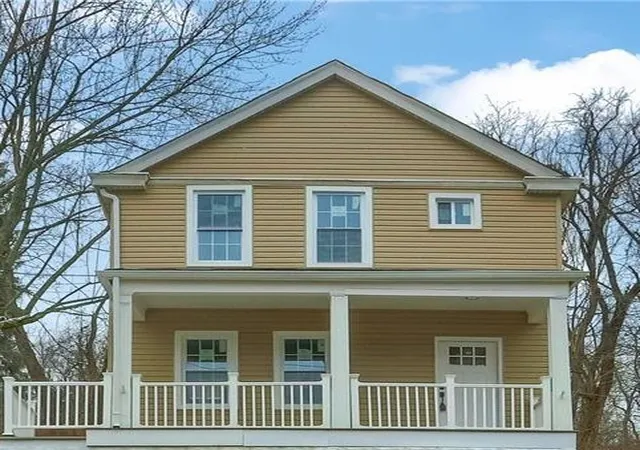 Photo 3 of Single family home for sale at 419 Maytide St, Carrick, PA 15227 | MLS# 1776135 | Listing updated on 2026-10-02