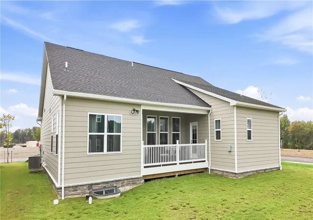 Photo 3 of Single family home for sale at 158 Mossy Oak Dr, Moon/crescent Twp, PA 15108 | MLS# 1776097 | Listing updated on 2026-09-27