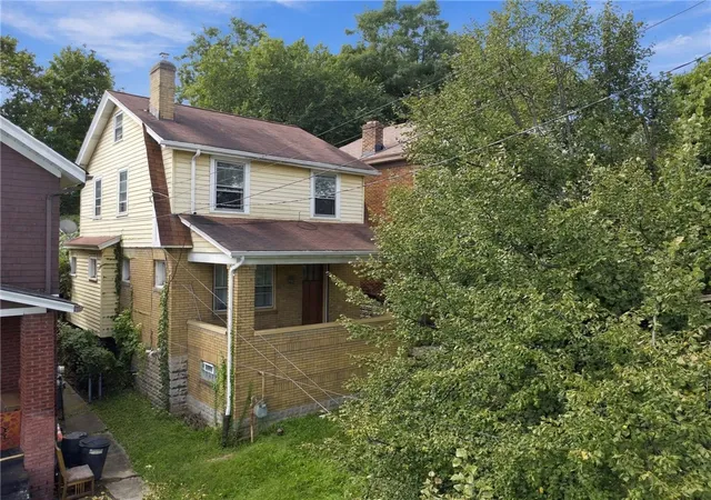 Photo 1 of Single family home for sale at 924 Woodbourne Ave, Brookline, PA 15226 | MLS# 1775859 | Listing updated on 2026-10-07