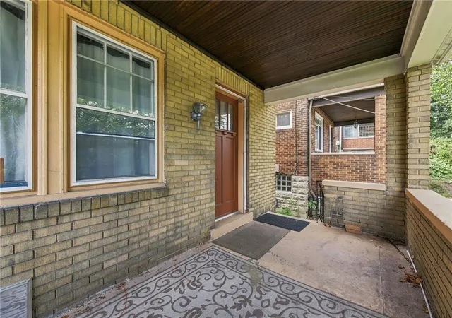 Photo 2 of Single family home for sale at 924 Woodbourne Ave, Brookline, PA 15226 | MLS# 1775859 | Listing updated on 2026-10-07