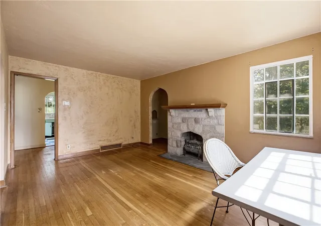 Photo 2 of Sale Pending at 1039 Anderson Rd, Shaler, PA 15209 | MLS# 1775848 | Listing updated on 2026-09-29