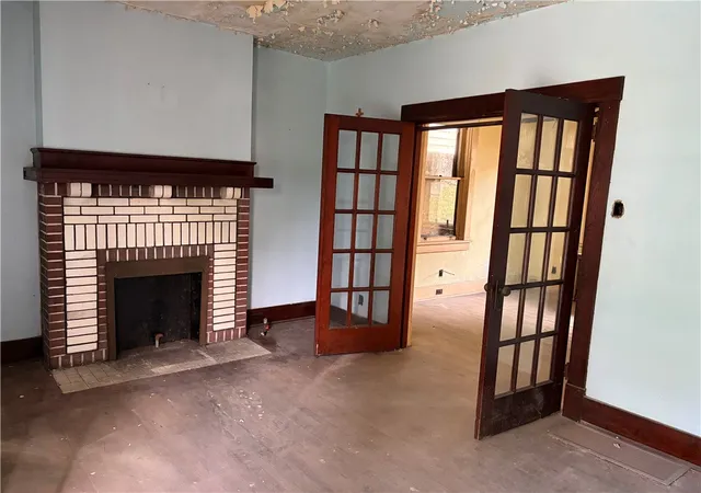 Photo 2 of Single family home for sale at 217 Henderson, Fineview, PA 15212 | MLS# 1776177 | Listing updated on 2026-09-24
