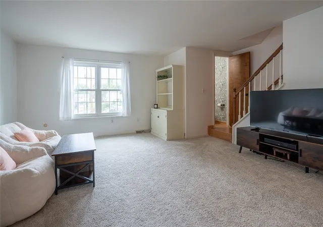 Listing Photo 4 - Condo for sale in building located at 10 Walnut Ct, Blawnox, PA 15238