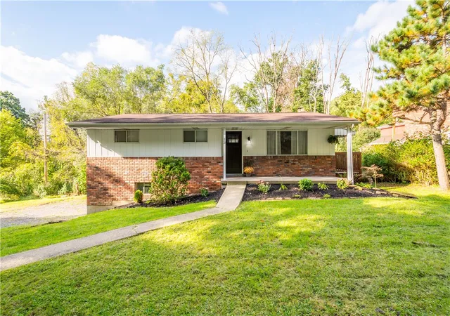 Photo 1 of Single family home for sale at 13 Cherokee Dr, Robinson Twp, PA 15205 | MLS# 1776182 | Listing updated on 2026-10-11