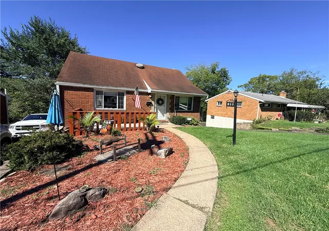 Photo 2 of Single family home for sale at 122 S Joslyn Dr, Penn Hills, PA 15235 | MLS# 1776196 | Listing updated on 2026-10-11
