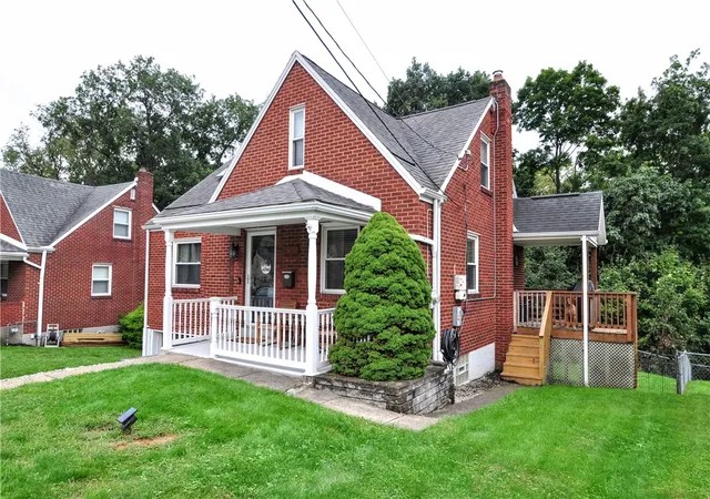 Single family home for sale at 5164 Glenhurst Rd, Lincoln Place, PA 15207 | MLS# 1776037