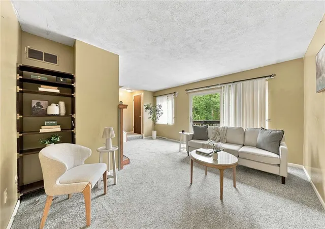 Photo 3 of Condo for sale at 304 Springwater Ct, Moon/crescent Twp, PA 15108 | MLS# 1776042 | Listing updated on 2026-09-26