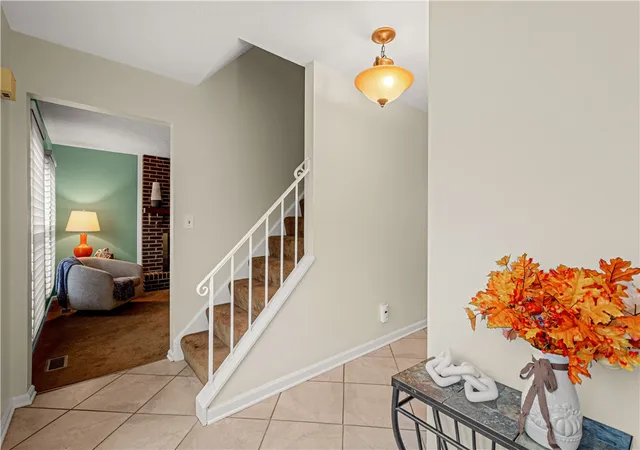 Photo 3 of Single family home for sale at 1012 Hamlin Dr, Bethel Park, PA 15102 | MLS# 1775531 | Listing updated on 2026-09-25