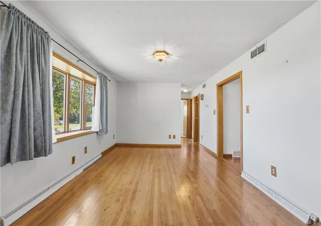 Photo 3 of Single family home for sale at 125 Elizabeth Dr, Twp Of But Nw, PA 16001 | MLS# 1775702 | Listing updated on 2026-10-01