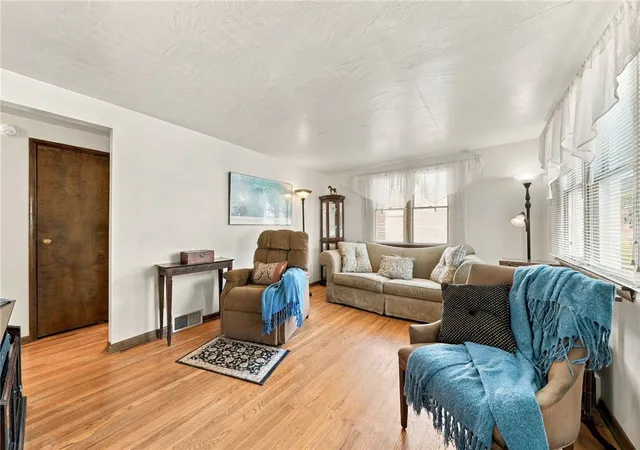 Photo 3 of Single family home for sale at 6727 W Barivista Dr, Penn Hills, PA 15147 | MLS# 1776278 | Listing updated on 2026-09-26