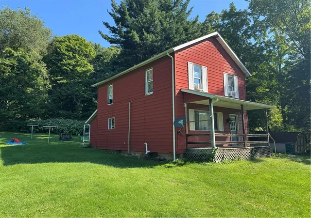 Photo 1 of Single family home for sale at 35 Broad St, Sandy Lake Boro, PA 16145 | MLS# 1776399 | Listing updated on 2026-10-27