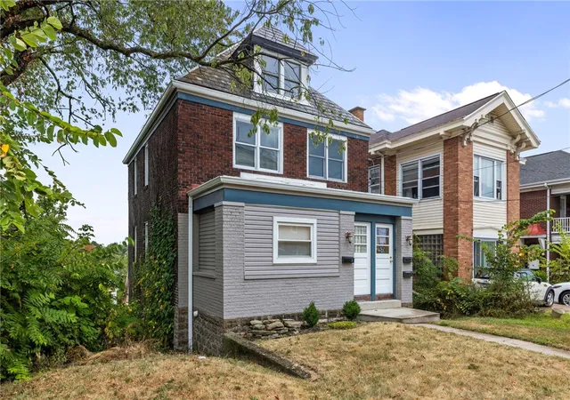 Photo 2 of Multi family home for sale at 2923 2925 Brownsville Rd, Brentwood, PA 15227 | MLS# 1776403 | Listing updated on 2026-10-08