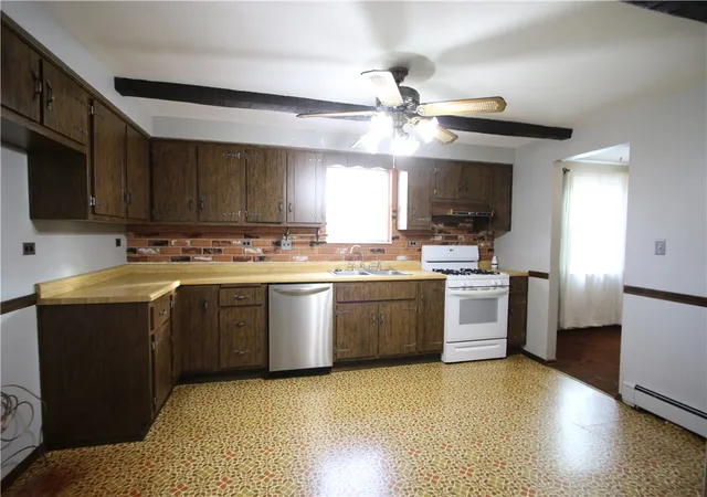 Photo 2 of Single family home for sale at 1703 Scenery Dr, Elizabeth Twp/boro, PA 15037 | MLS# 1776452 | Listing updated on 2026-10-10