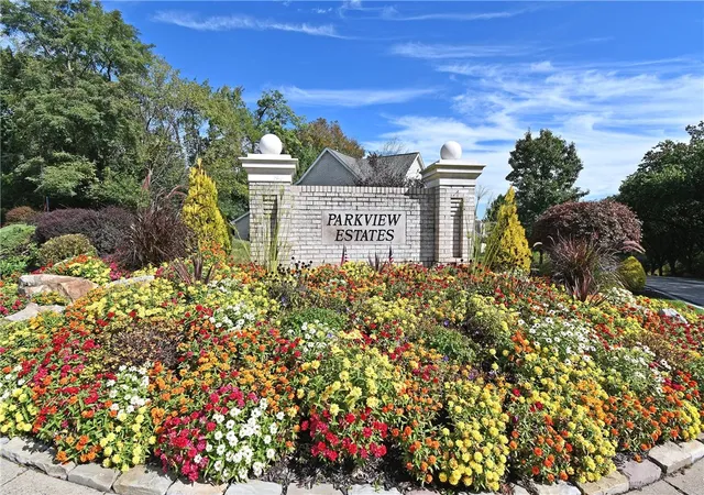 Photo 3 of Sale Pending at 309 Parkview Dr, Pleasant Hills, PA 15236 | MLS# 1776166 | Listing updated on 2026-09-30