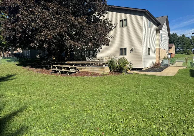 Photo 3 of Single family home for sale at 104 Woodbury Dr, Twp Of But Nw, PA 16001 | MLS# 1776049 | Listing updated on 2026-09-27