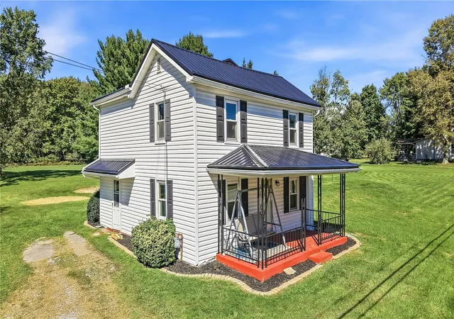 Photo 2 of Single family home for sale at 1251 Franklin Rd, Jackson Center Boro, PA 16133 | MLS# 1776243 | Listing updated on 2026-10-01