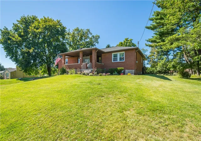 Photo 3 of Single family home for sale at 109 Valleyview Dr, O'hara, PA 15215 | MLS# 1776490 | Listing updated on 2026-10-01