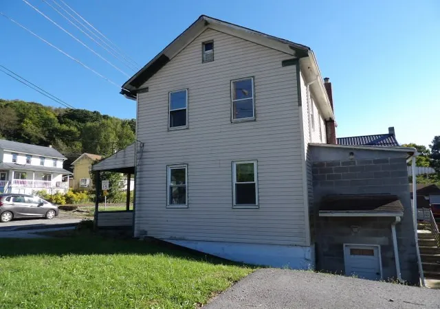 Photo 2 of Single family home for sale at 124 Mill St, Benson Boro, PA 15935 | MLS# 1776507 | Listing updated on 2026-10-07