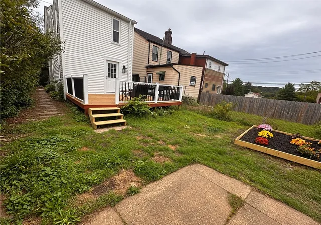 Photo 3 of Single family home for sale at 238 Parker St, Etna, PA 15223 | MLS# 1776552 | Listing updated on 2026-09-28