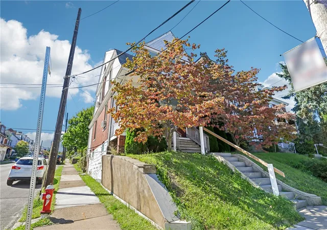 Photo 2 of Sale Pending at 998 Greenfield Ave, Greenfield, PA 15217 | MLS# 1776595 | Listing updated on 2026-10-09