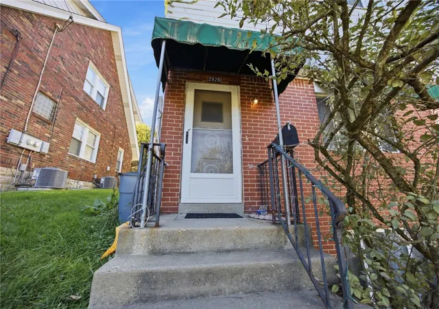 Photo 3 of Single family home for sale at 2928 Elroy Ave, Brentwood, PA 15227 | MLS# 1776529 | Listing updated on 2026-10-07