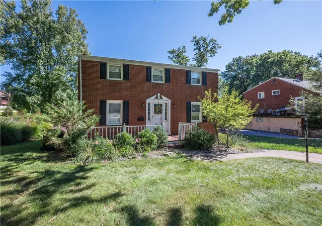 Photo 1 of Single family home for sale at 345 Pinehaven Dr, Bethel Park, PA 15102 | MLS# 1776607 | Listing updated on 2026-10-02