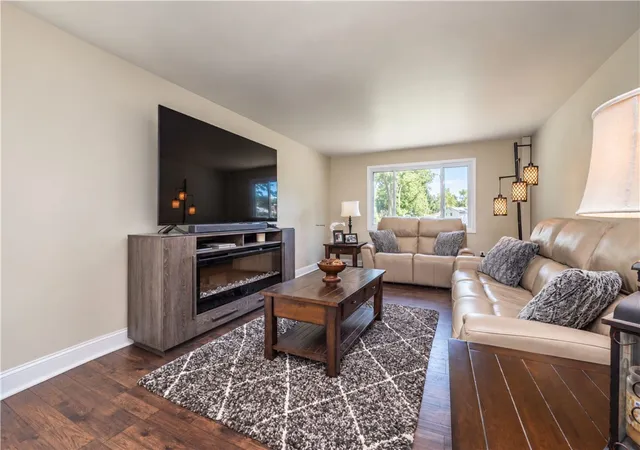 Photo 2 of Single family home for sale at 345 Pinehaven Dr, Bethel Park, PA 15102 | MLS# 1776607 | Listing updated on 2026-10-02