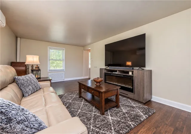 Photo 3 of Single family home for sale at 345 Pinehaven Dr, Bethel Park, PA 15102 | MLS# 1776607 | Listing updated on 2026-10-02