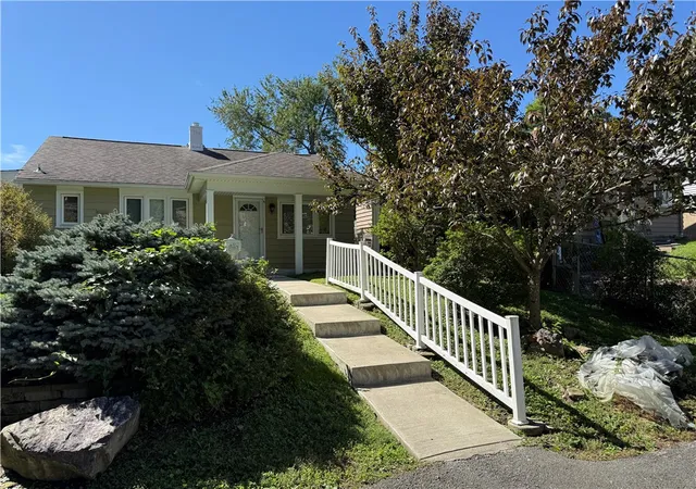 Photo 2 of Single family home for sale at 3344 Vernon Ave, Brentwood, PA 15227 | MLS# 1776626 | Listing updated on 2026-09-29