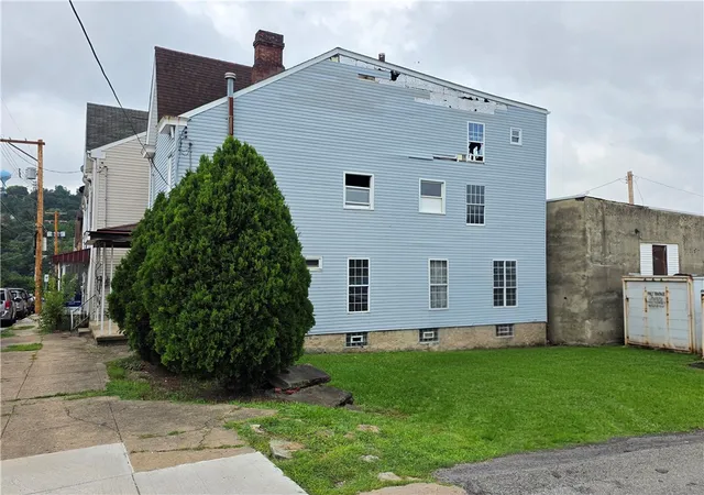 Photo 2 of Single family home for sale at 416 Ella St, Bloomfield, PA 15224 | MLS# 1776686 | Listing updated on 2026-09-29