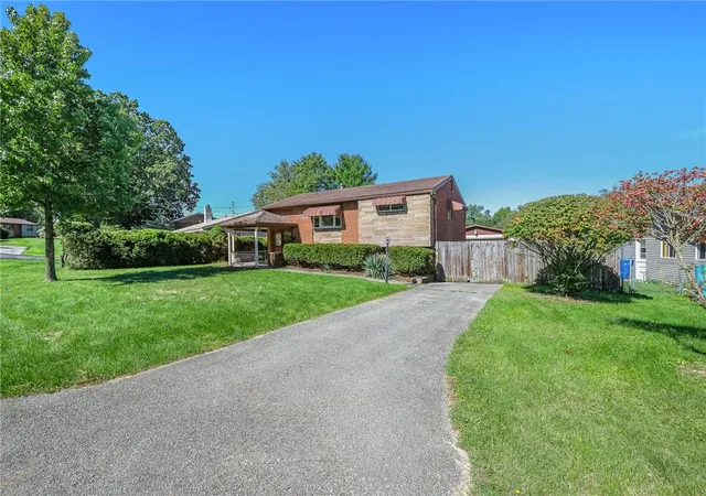 Photo 3 of Single family home for sale at 308 Hankey Farms Dr, North Fayette, PA 15071 | MLS# 1776603 | Listing updated on 2026-10-09