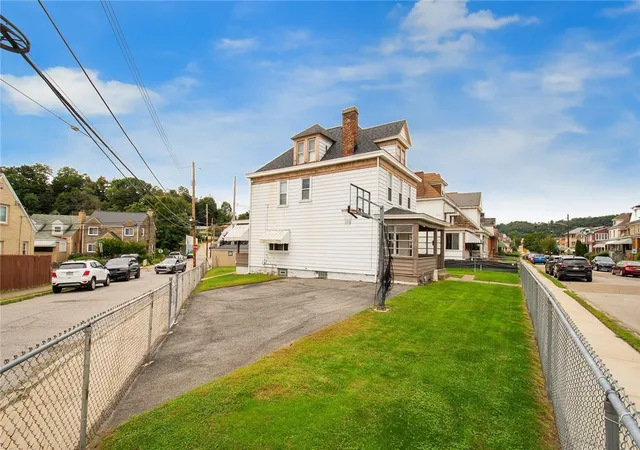 Photo 2 of Single family home for sale at 301 Russellwood Ave, Mc Kees Rocks, PA 15136 | MLS# 1776883 | Listing updated on 2026-09-30