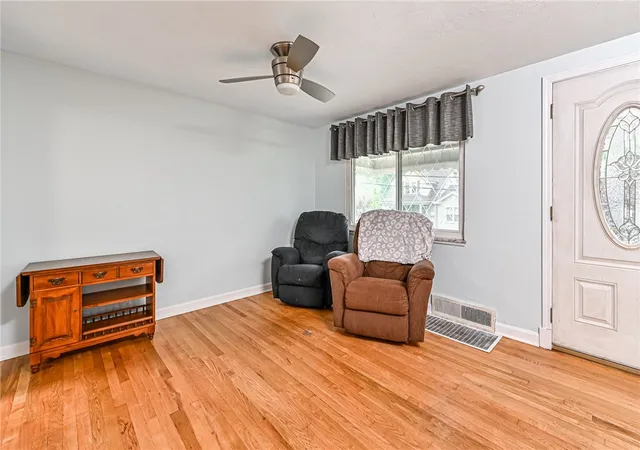 Photo 4 of Single family home for sale at 1337 Hamilton Rd, Castle Shannon, PA 15234 | MLS# 1776897 | Listing updated on 2026-09-30