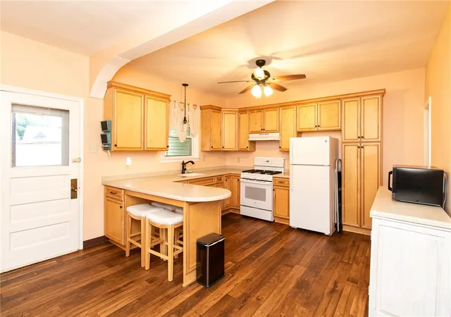 Photo 3 of Single family home for sale at 205 Rebecca St, Shaler, PA 15209 | MLS# 1776901 | Listing updated on 2026-10-08