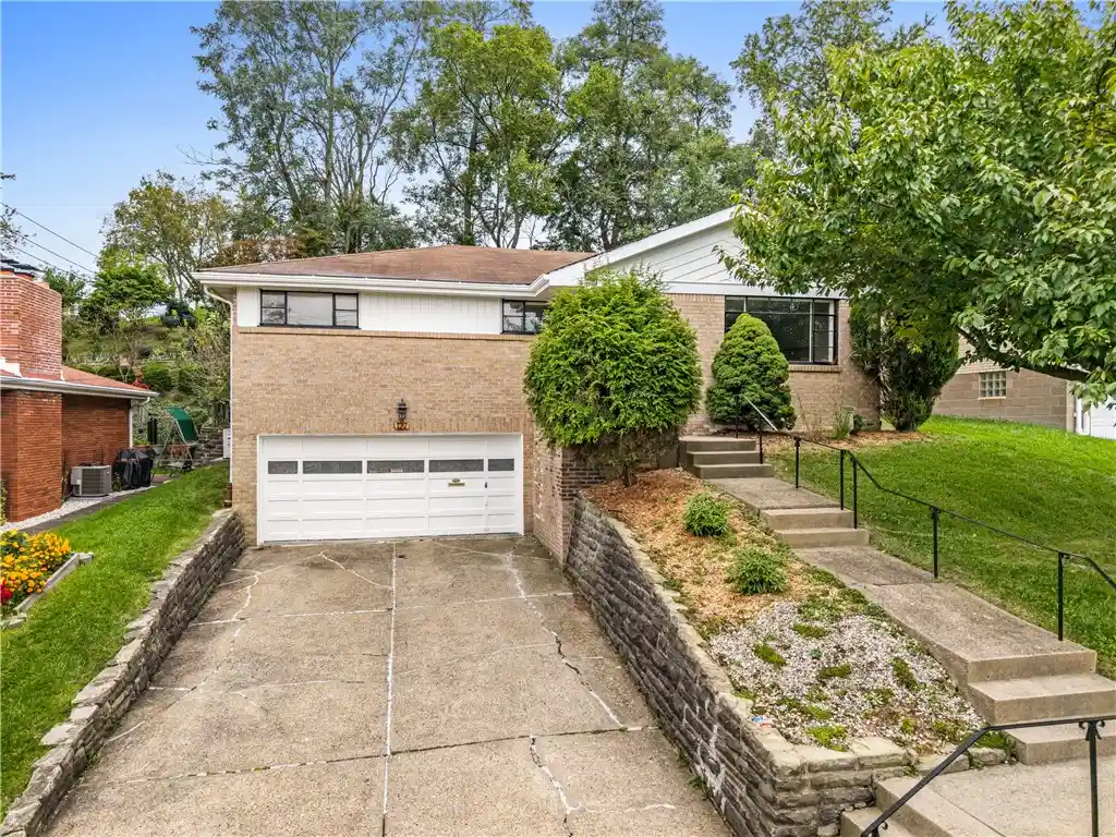 Photo 1 of Single family home for sale at 127 Sheldon Ave, Green Tree, PA 15220 | MLS# 1775292 | Listing updated on 2026-10-24