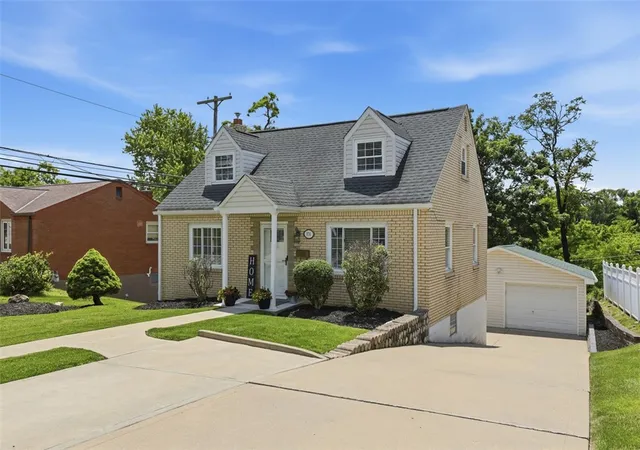Photo 2 of Single family home for sale at 974 Kirsopp Ave, Banksville/westwood, PA 15220 | MLS# 1776614 | Listing updated on 2026-10-05