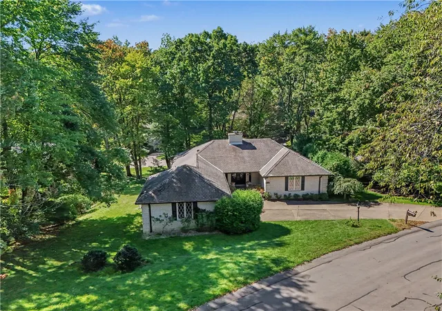 Photo 2 of Single family home for sale at 12 Market Ct, Bradford Woods, PA 15015 | MLS# 1775833 | Listing updated on 2026-10-10