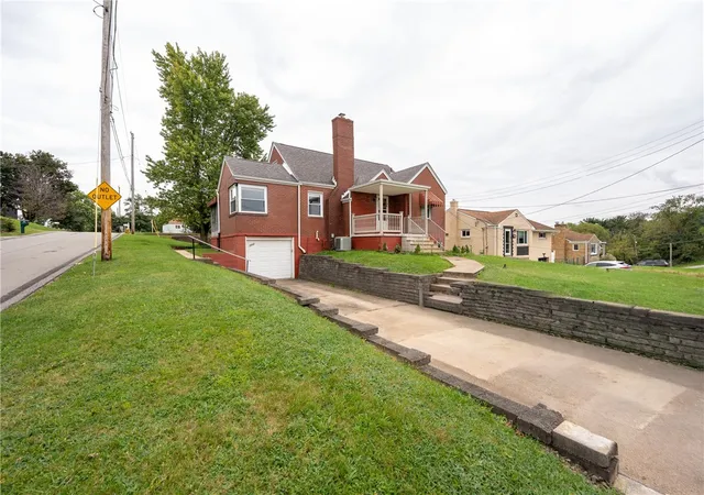 Photo 2 of Single family home for sale at 3532 Churchview Ave, Baldwin Boro, PA 15236 | MLS# 1776768 | Listing updated on 2026-10-03