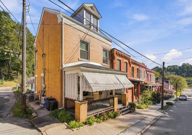 Photo 2 of Single family home for sale at 400 Venture St, Observatory Hill, PA 15214 | MLS# 1776963 | Listing updated on 2026-10-04