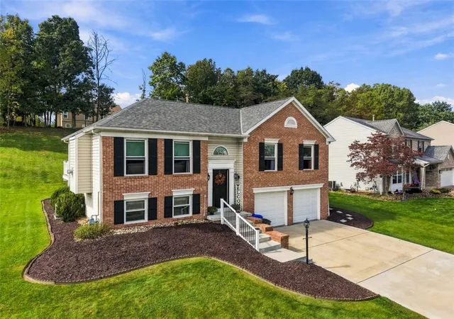 Photo 3 of Single family home for sale at 1101 Fairfield Ln, North Fayette, PA 15057 | MLS# 1776593 | Listing updated on 2026-10-06