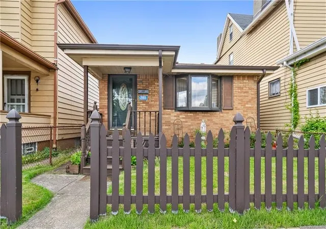 Photo 1 of Single family home for sale at 2811 Bowman Ave, Mc Keesport, PA 15132 | MLS# 1776951 | Listing updated on 2026-09-30